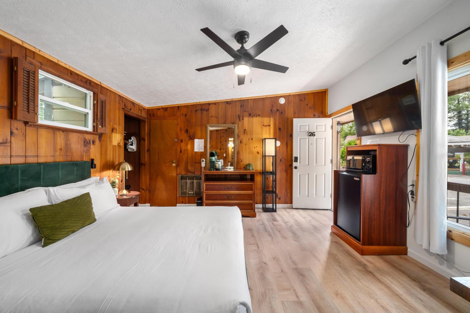 Cedarwood Inn Hendersonville Exteriér fotografie