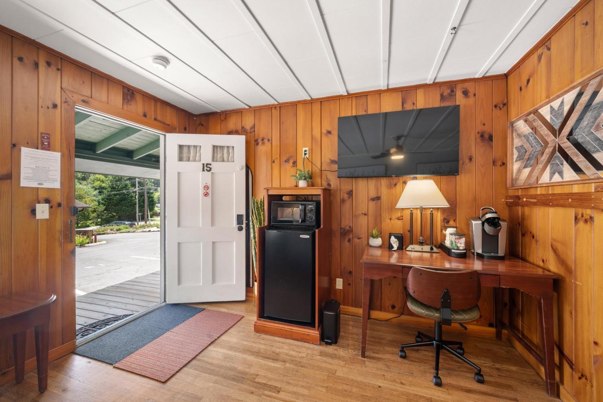 Cedarwood Inn Hendersonville Exteriér fotografie